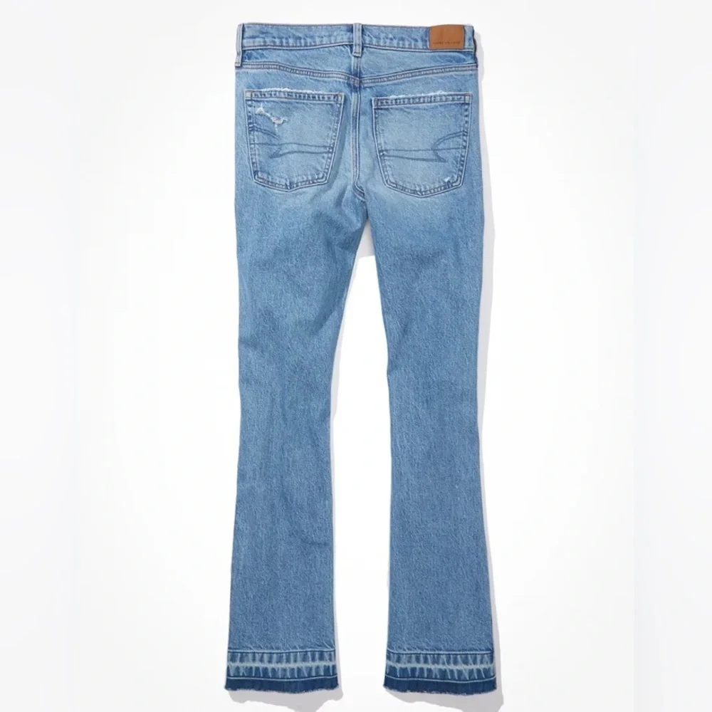 NWT American Eagle Denim Jeans 90s Low Rise Kick Two Tone Blue Mid Wash Size 2​​ - Picture 3 of 13